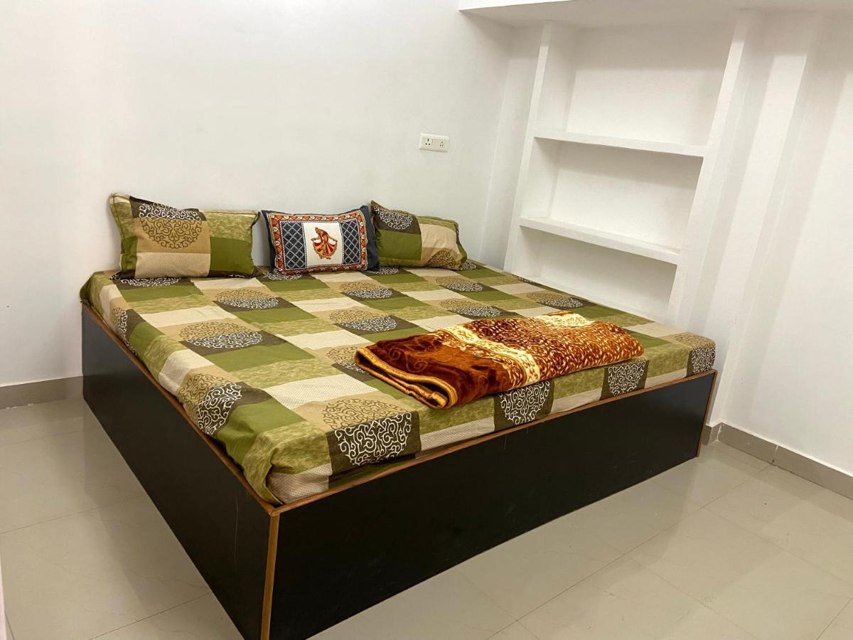 Garuda Guest House Bénarès Extérieur photo